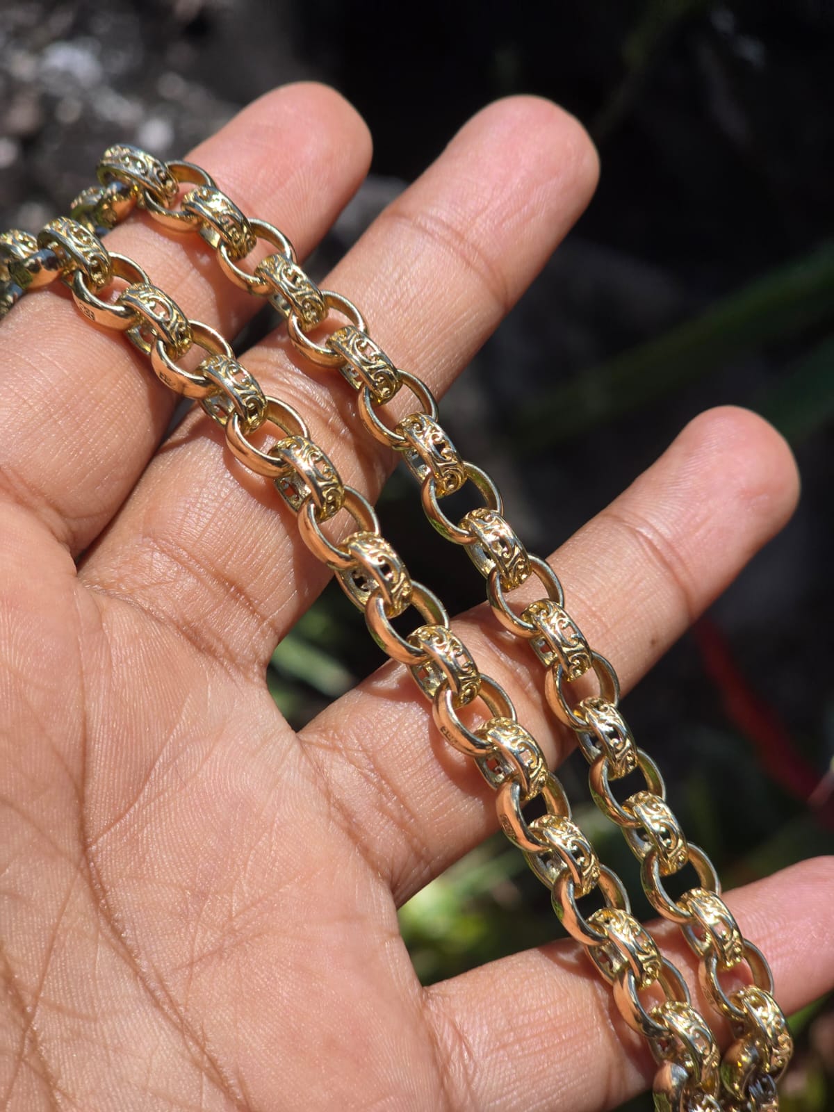 Belcher Necklace in 9 Carat Solid Gold with Filigree Detailed Links