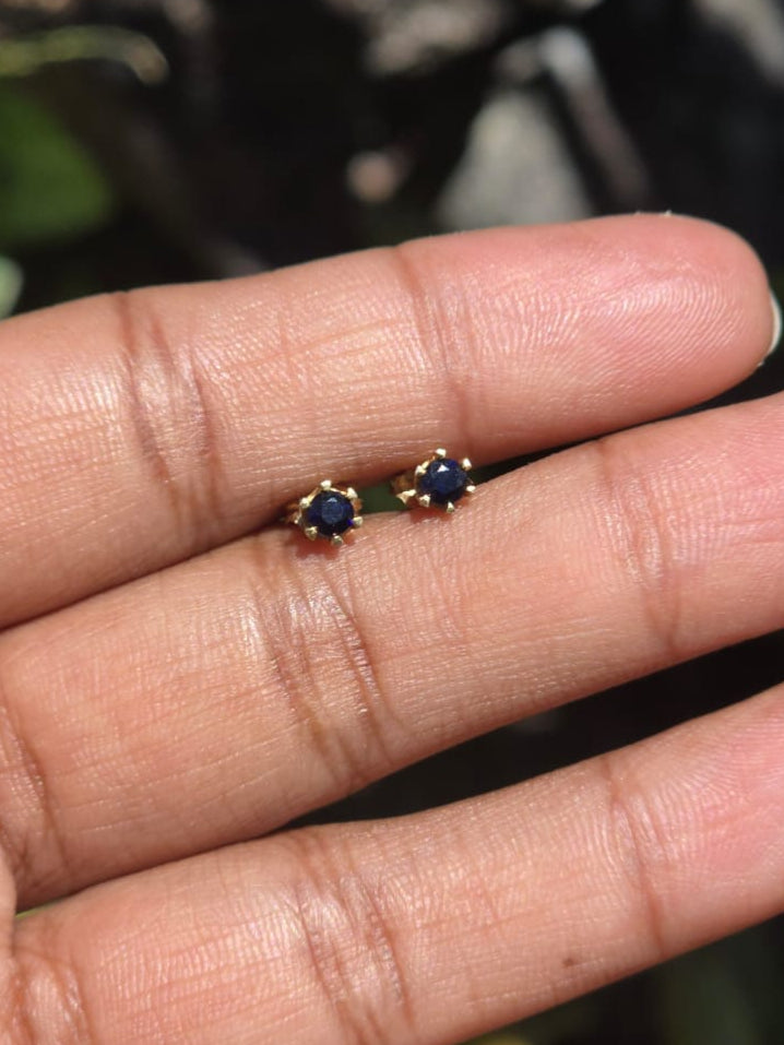 Sapphire Stud Earrings in 9 Carat Solid Gold