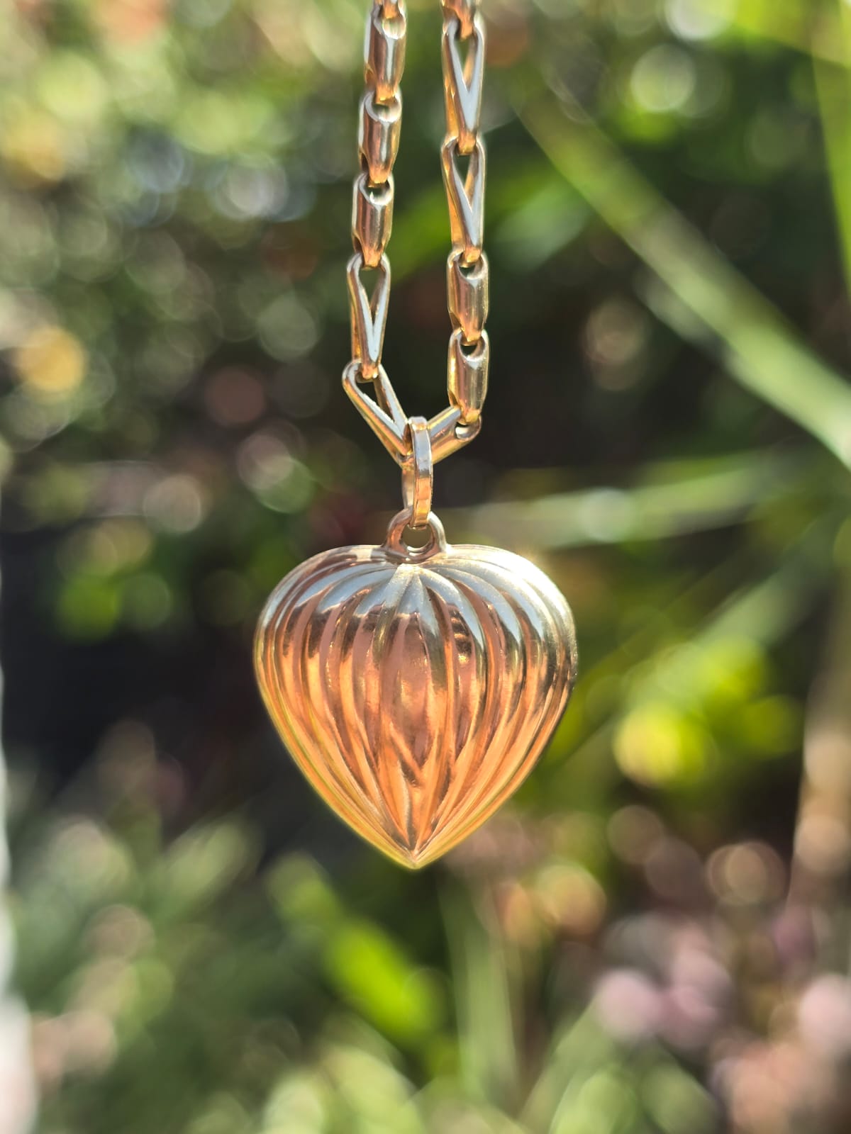 Vintage Puffy Heart Pendant in 9k Gold