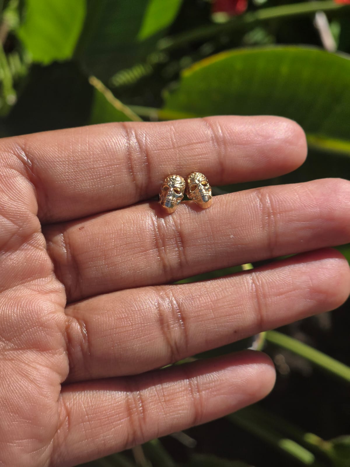 Skull Stud Earrings in 14k Gold