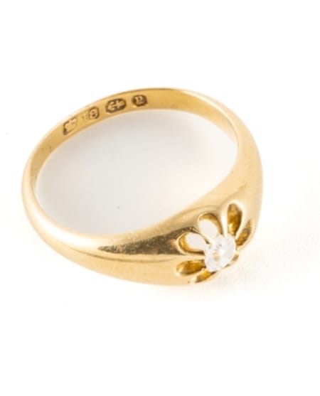 Antique Victorian Era Old Mine Cut Diamond Ring In 18 Carat Solid Gold