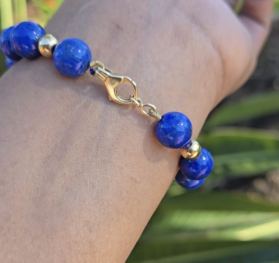 Vintage Lapis Lazuli Beads and 18 Carat Solid Gold Bracelet