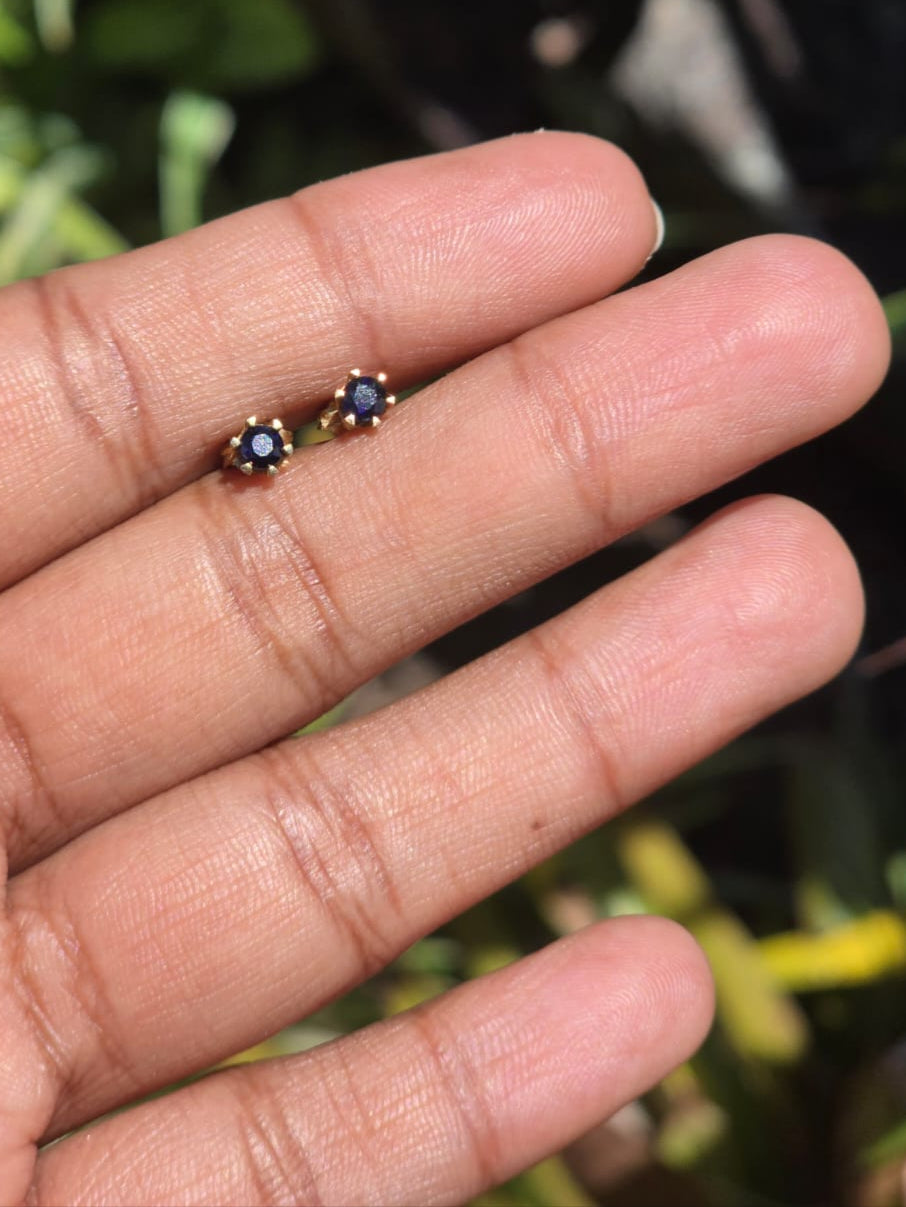 Sapphire Stud Earrings in 9 Carat Solid Gold