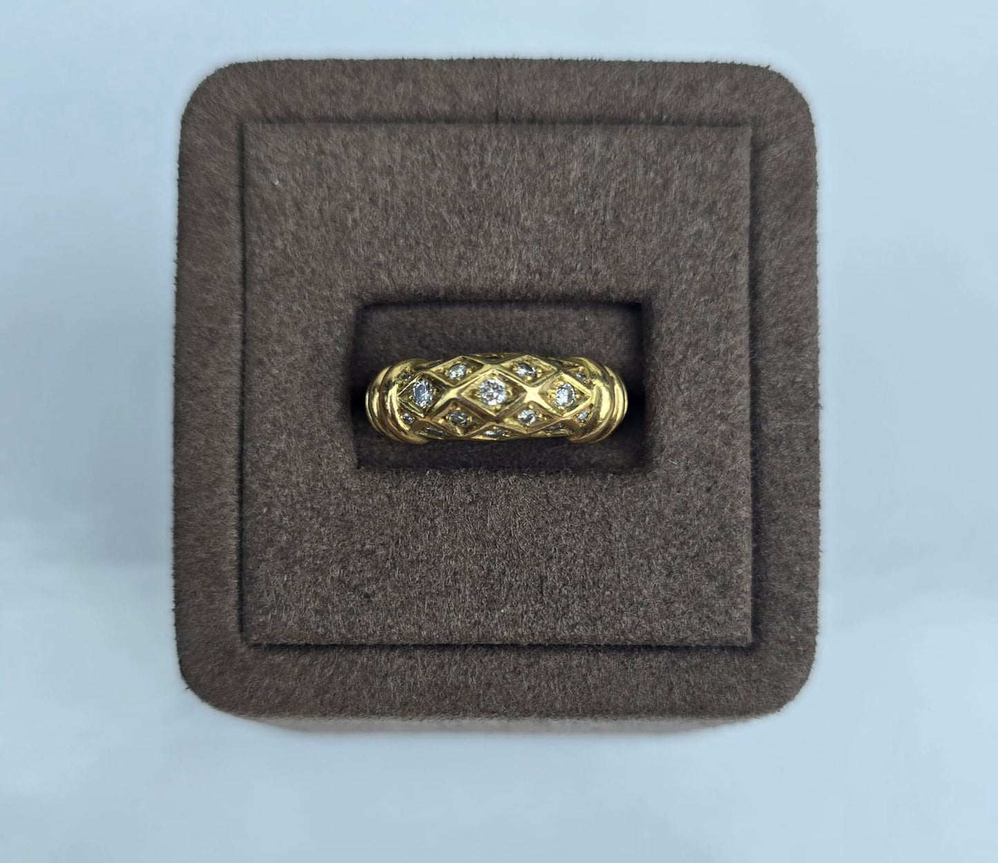Vintage Italian Diamond Ring in 18 Carat Solid Gold