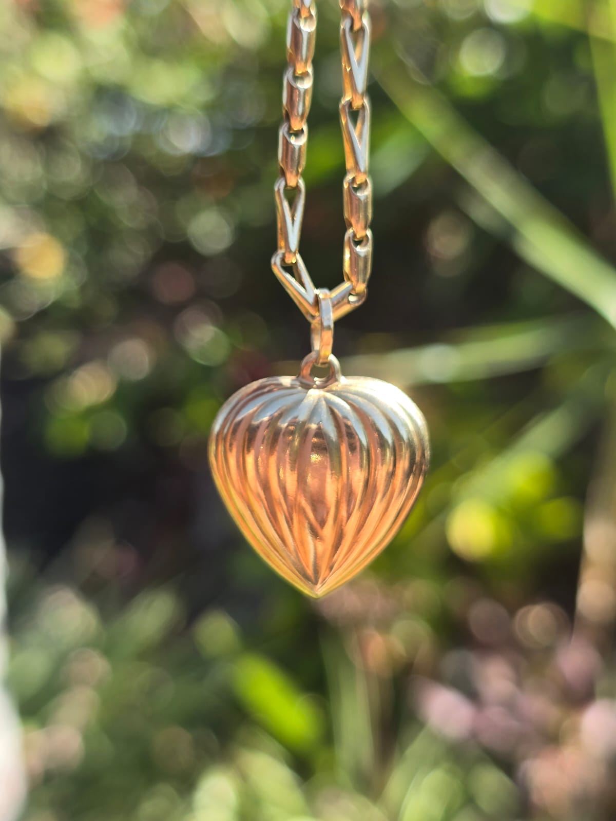 Vintage Puffy Heart Pendant in 9k Gold