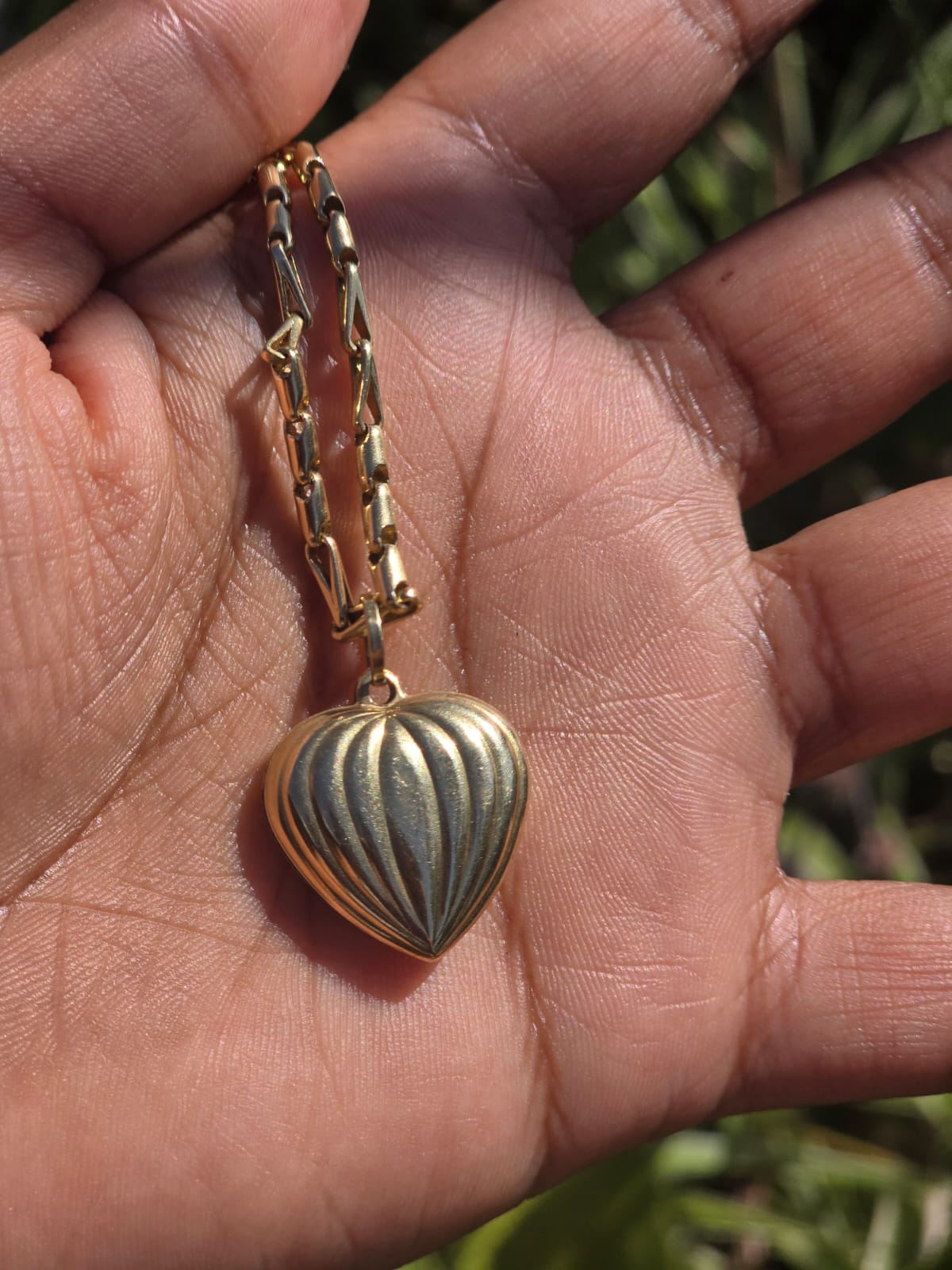 Vintage Puffy Heart Pendant in 9k Gold
