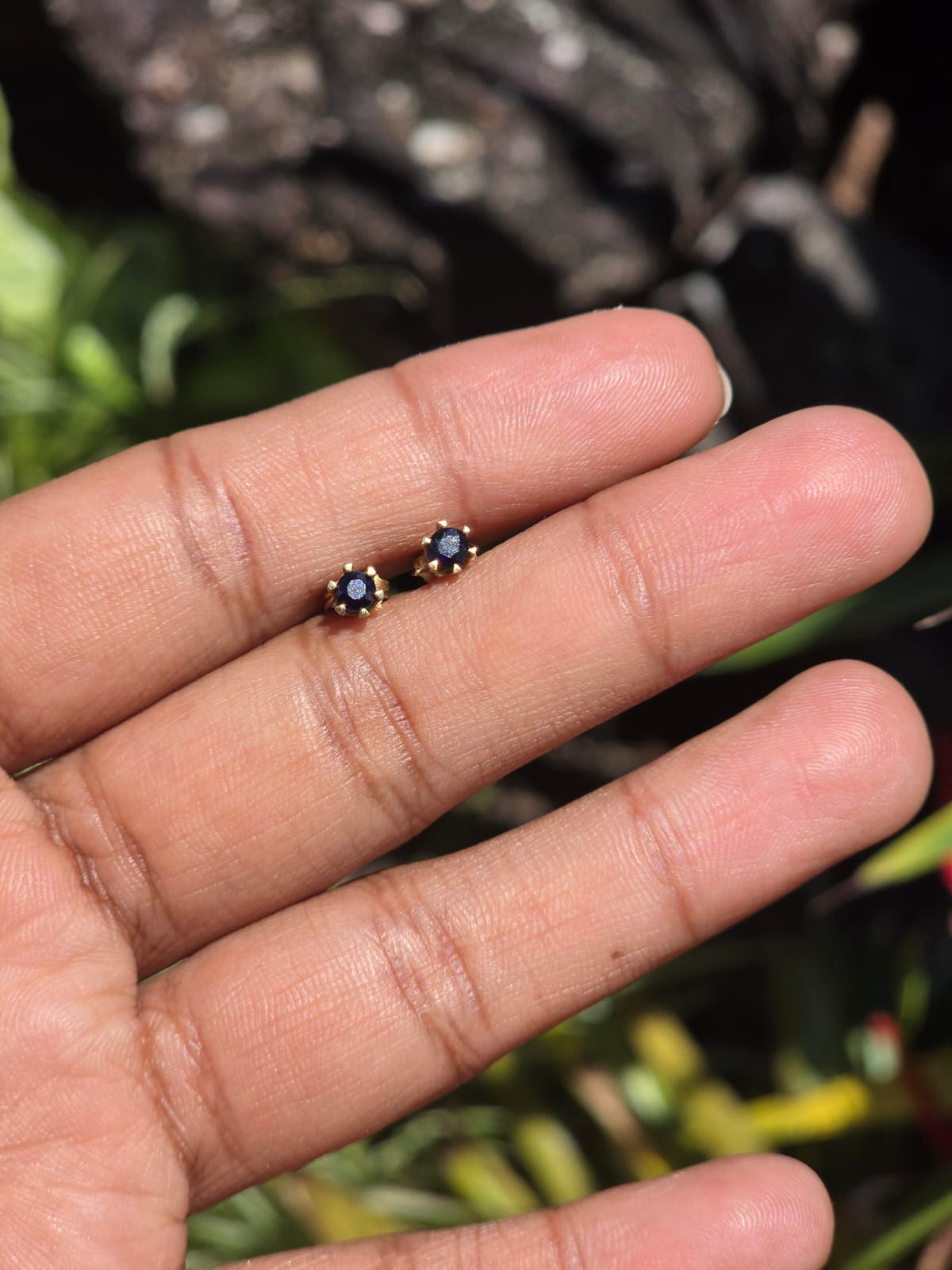 Sapphire Stud Earrings in 9 Carat Solid Gold