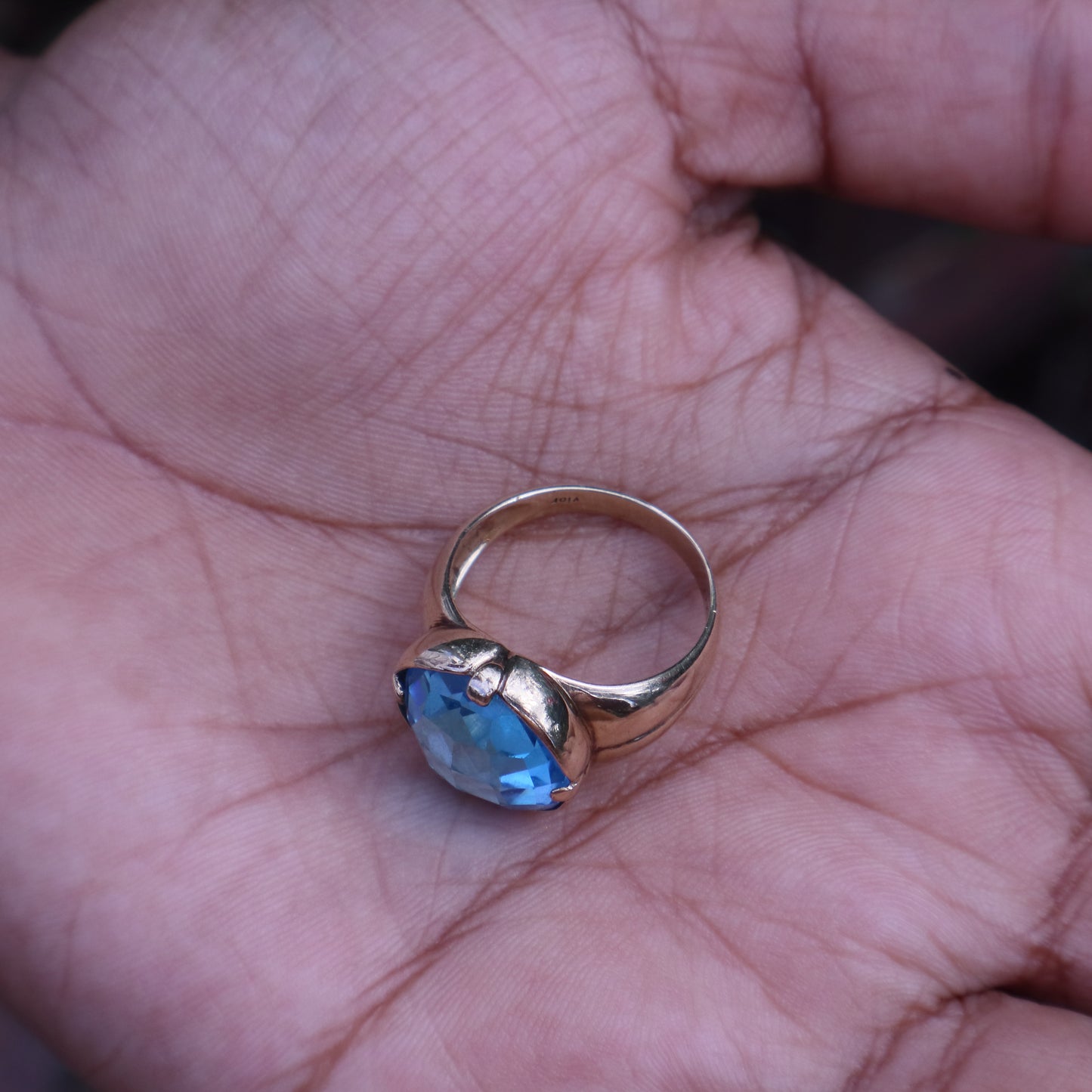 Stunning Vintage Swiss Blue Topaz Ring in 8 Carat Solid Gold