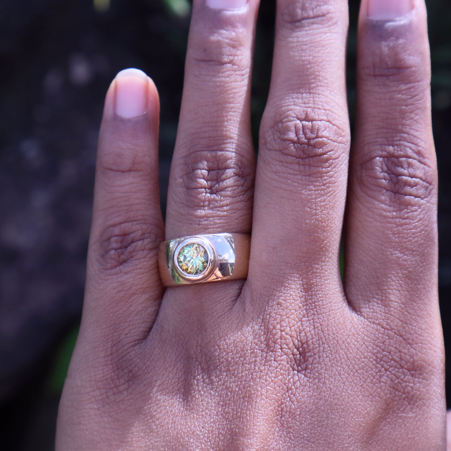Stunning Vintage Statement Ring in 9 Carat Solid Gold