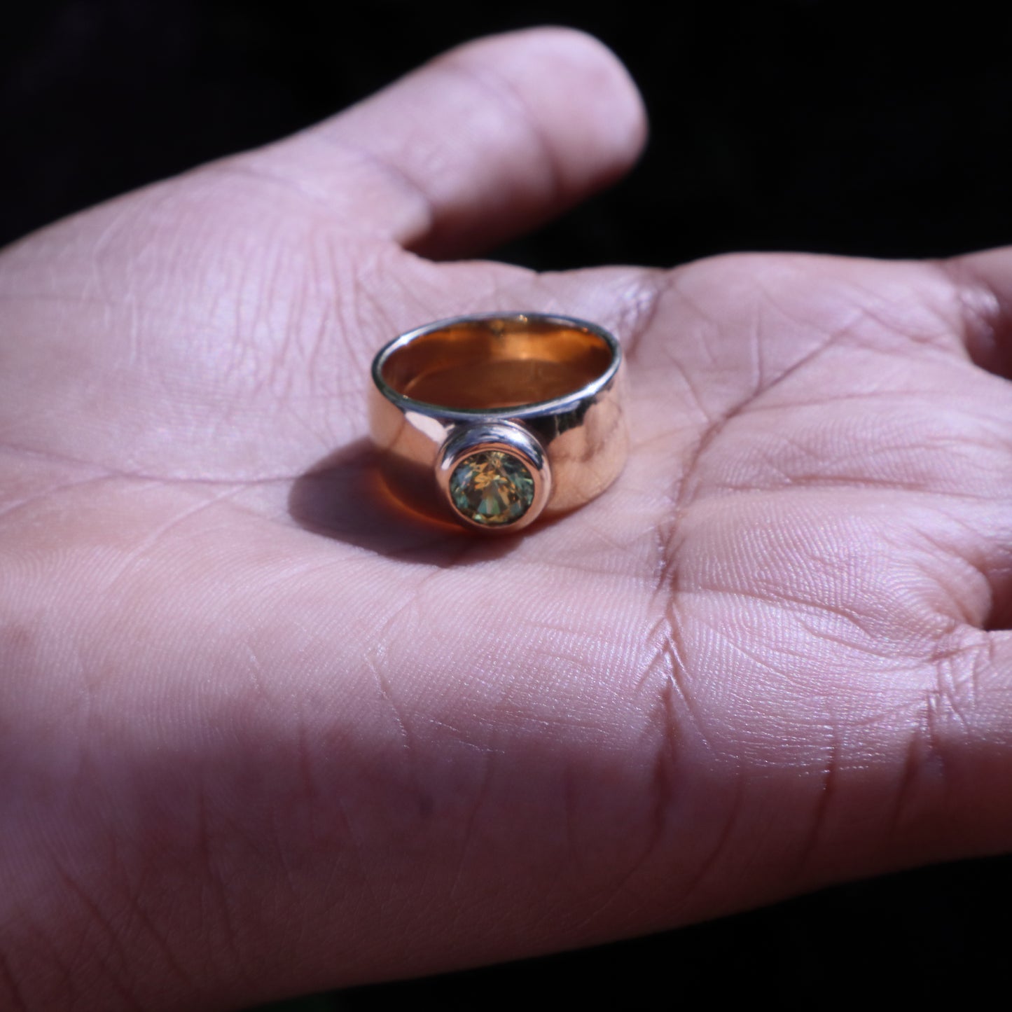 Stunning Vintage Statement Ring in 9 Carat Solid Gold