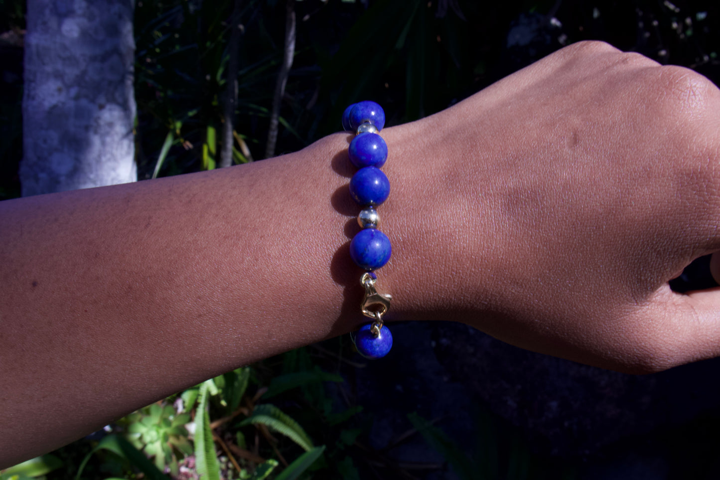 Vintage Lapis Lazuli Beads and 18 Carat Solid Gold Bracelet