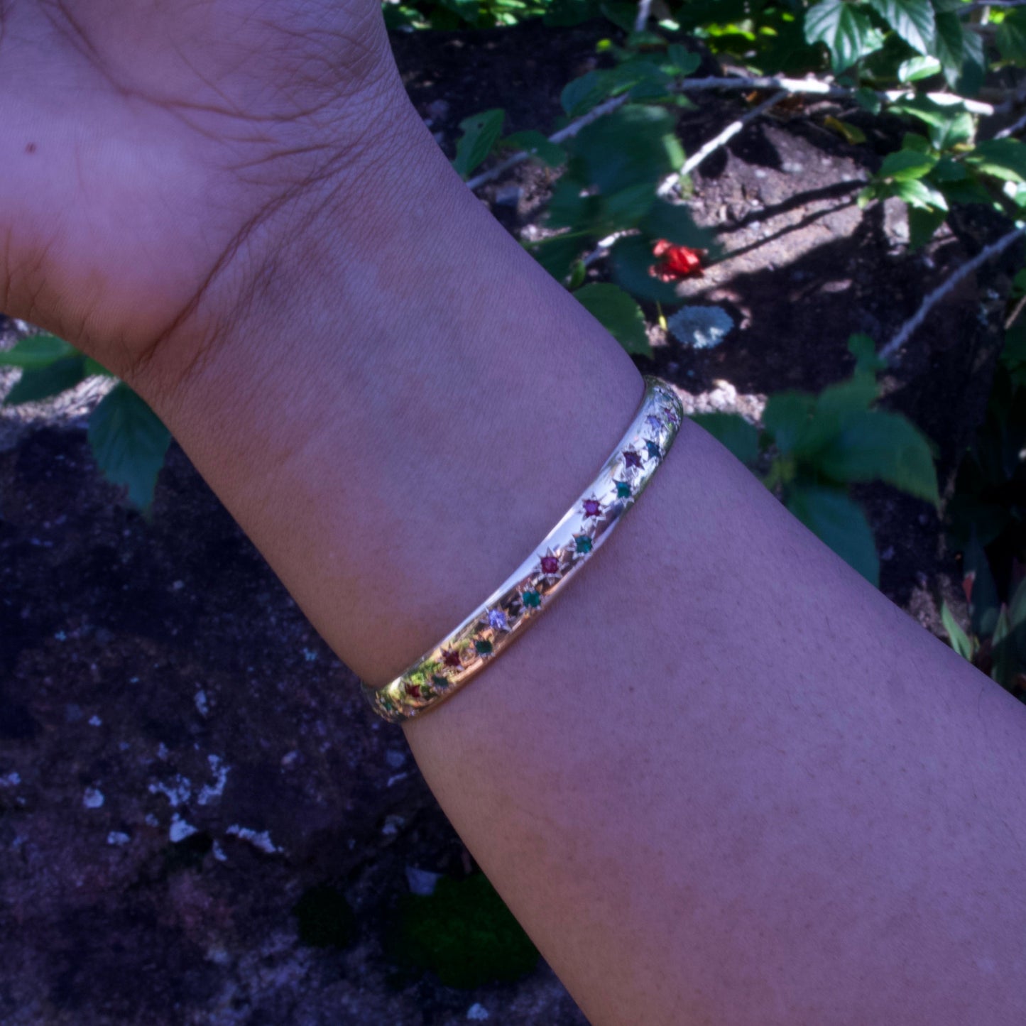 Stunning Vintage Star Set Bangle in 9 Carat Solid Gold