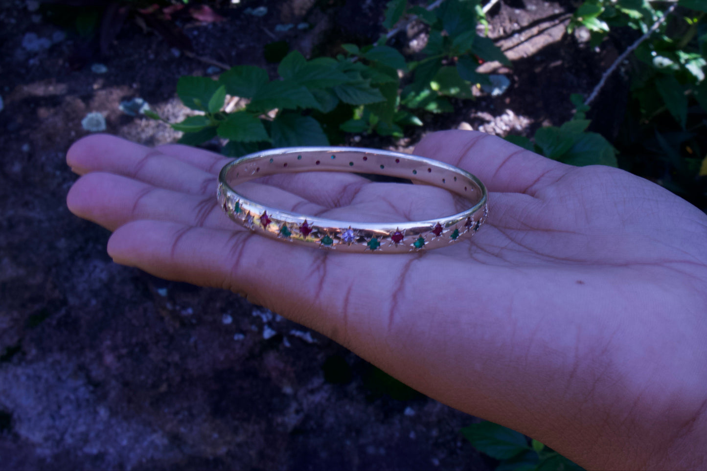 Stunning Vintage Star Set Bangle in 9 Carat Solid Gold