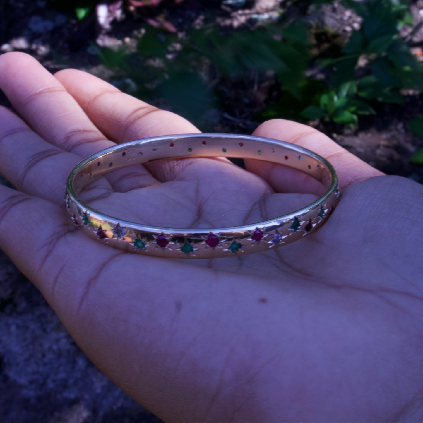 Stunning Vintage Star Set Bangle in 9 Carat Solid Gold