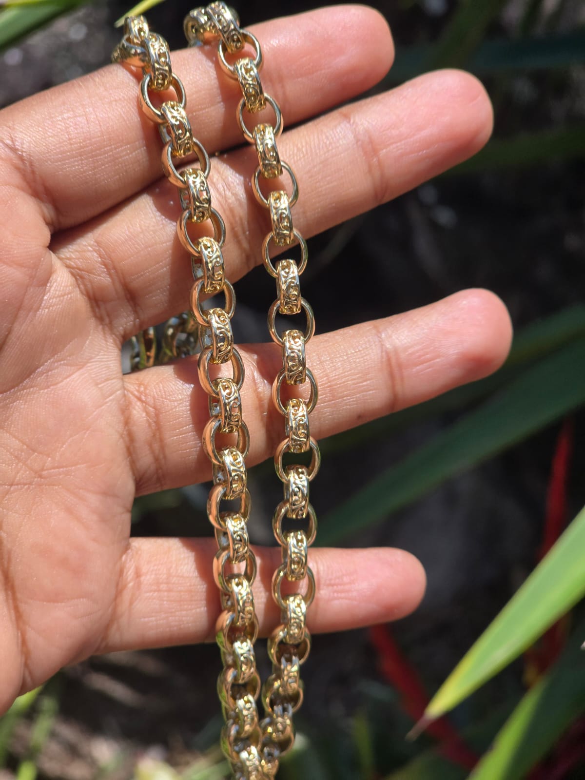 Belcher Necklace in 9 Carat Solid Gold with Filigree Detailed Links