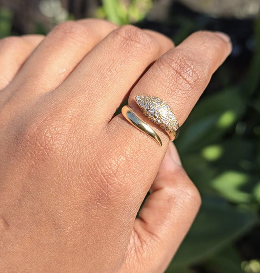 Stunning Diamond Snake Ring in 18 Carat Solid Gold