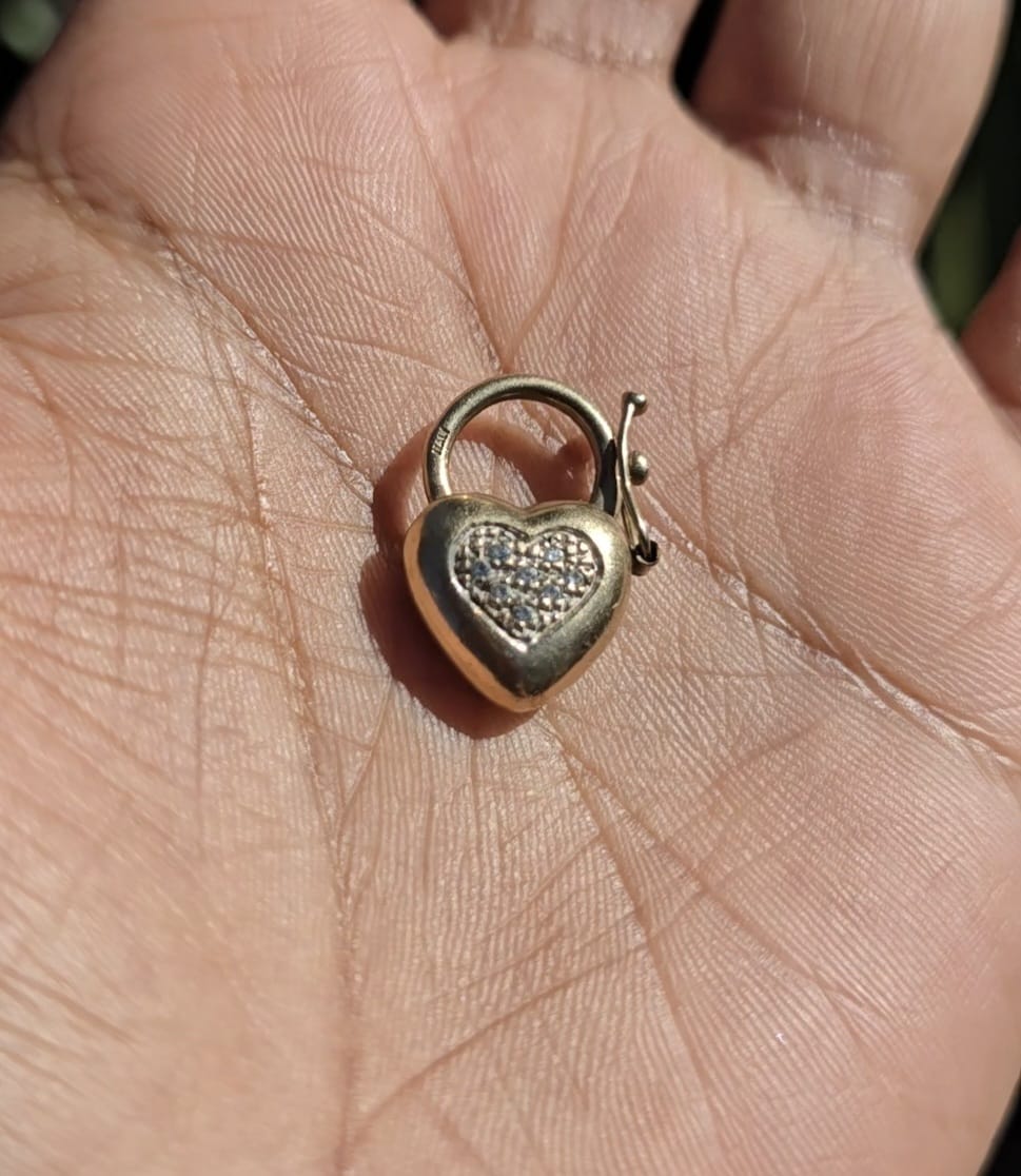 Vintage Functional Padlock Pendant in 9 Carat Solid Gold