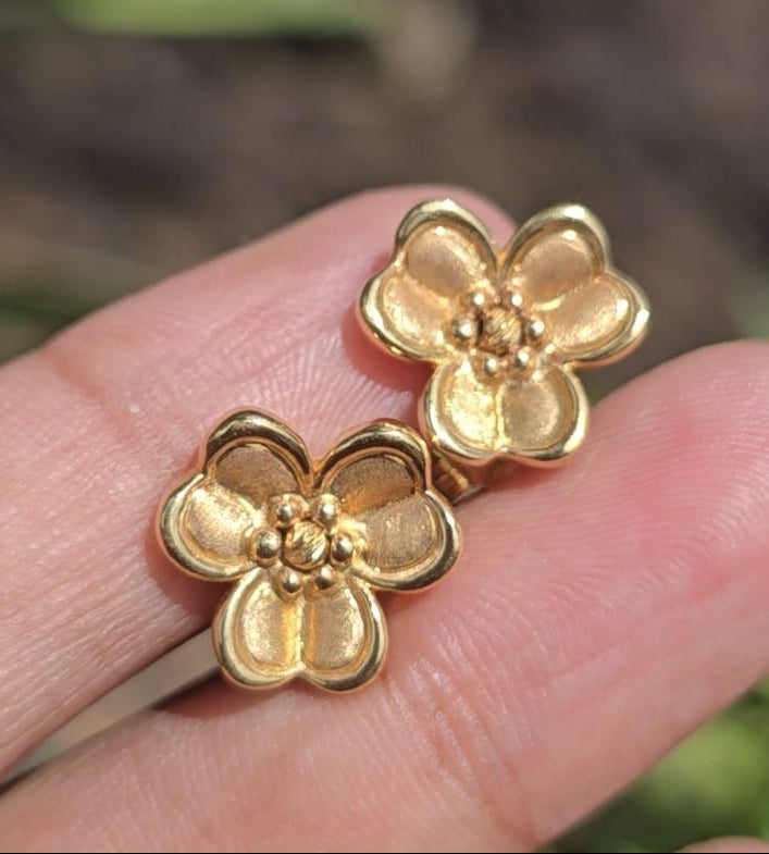 14k Gold Italian Fancy Floral Stud Earrings