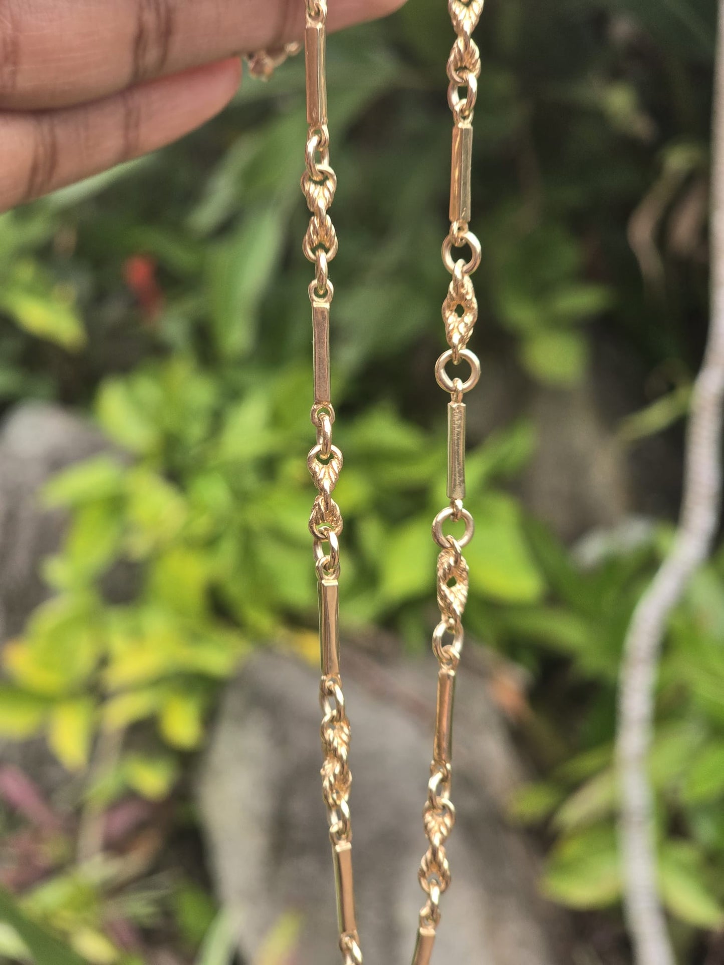 Vintage 9ct Gold Bar and Lovers Knot Necklace