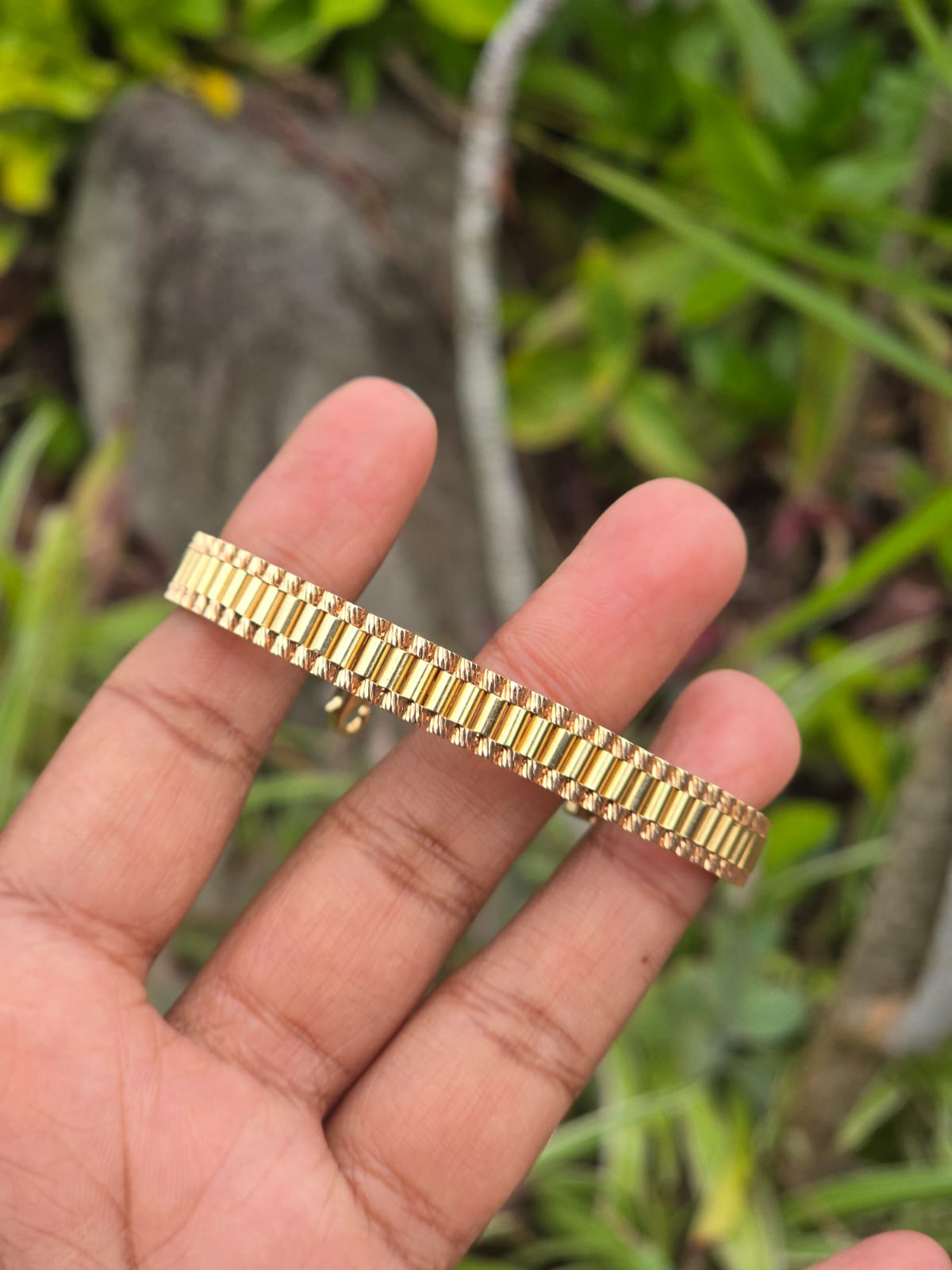 Modern 18ct Gold Flexible Bracelet