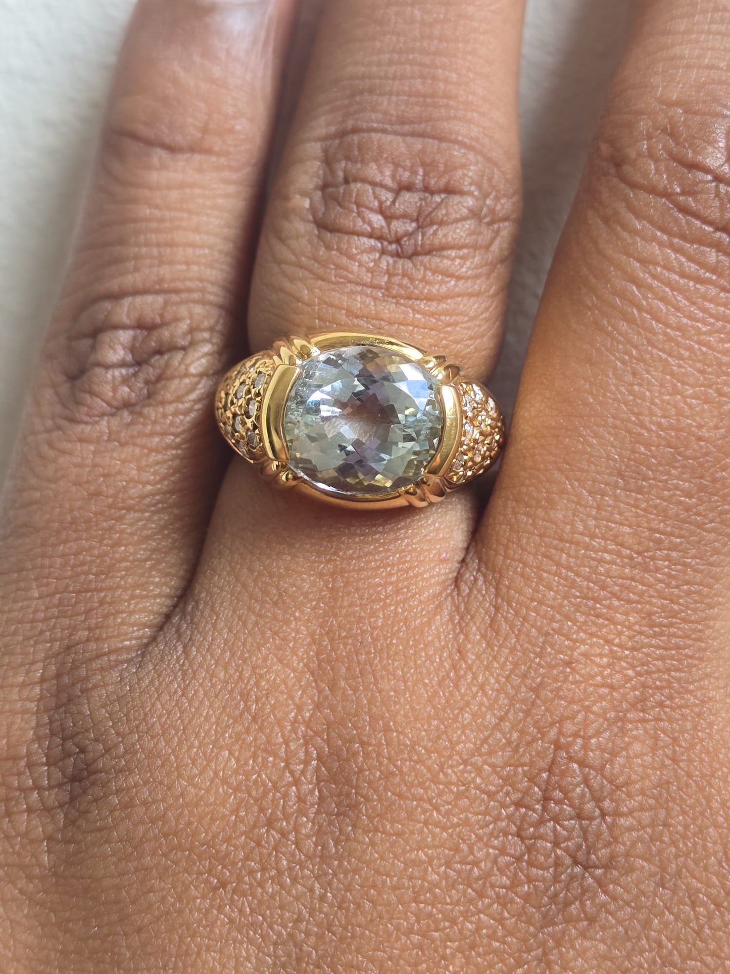 18ct Gold Vintage Aquamarine and Diamond Ring