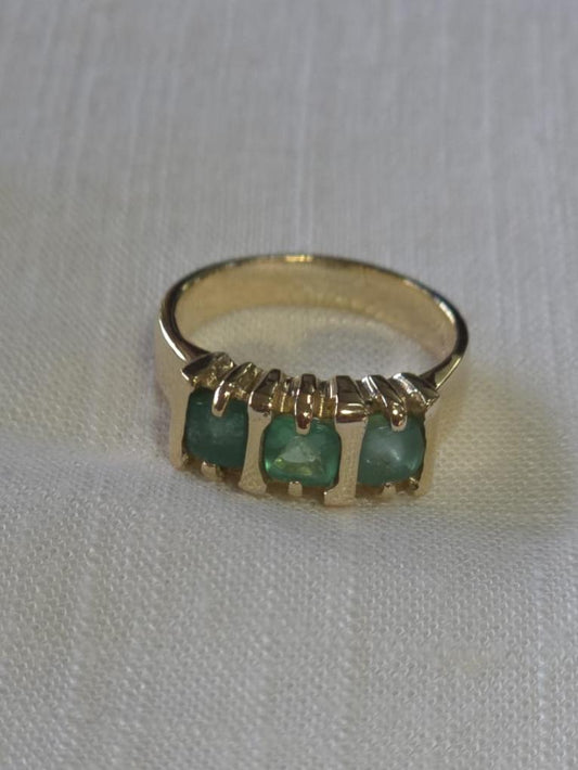 Sugarloaf Emerald Cabochon Trilogy Ring in 9 Carat Solid Gold