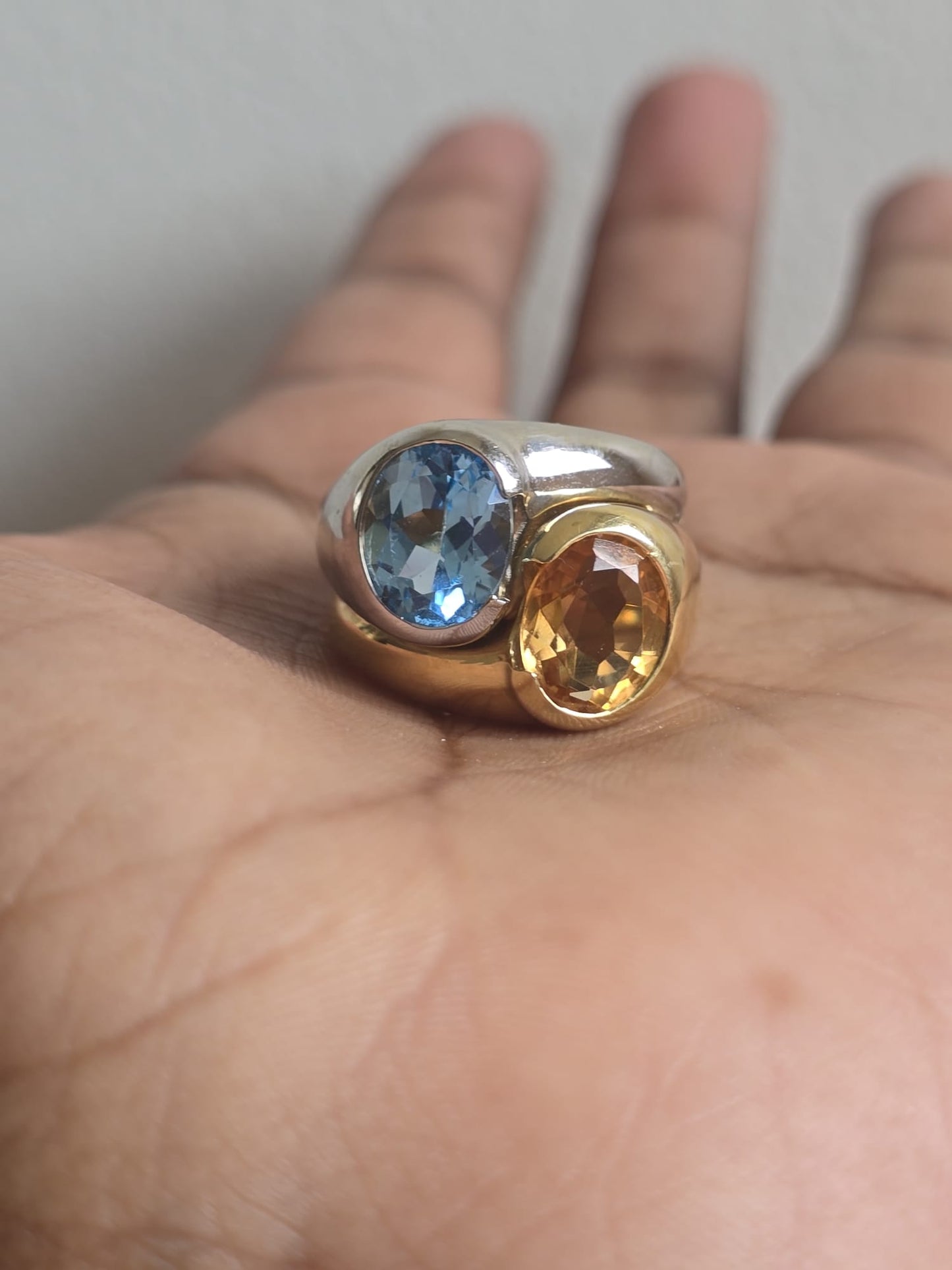 18ct Gold Vintage Topaz and Citrine Bypass Ring