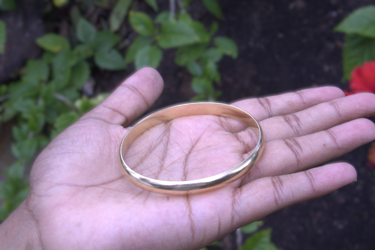 Vintage 9 Carat Solid Yellow Gold Bangle