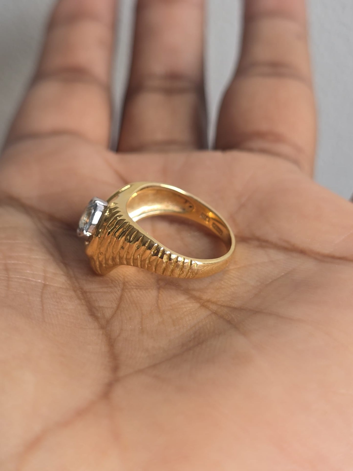 18ct Gold Vintage Aquamarine Ring