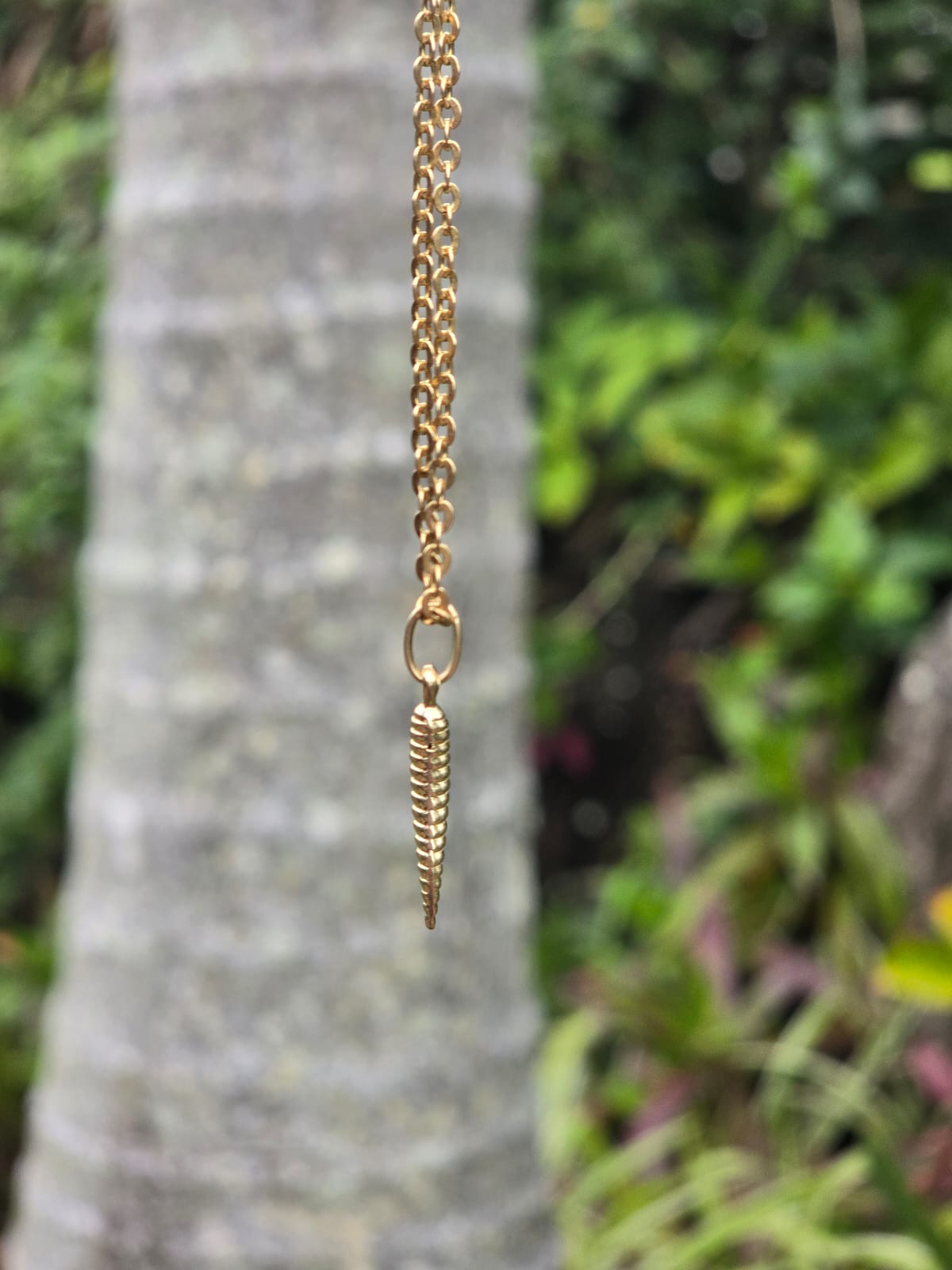 Ribbed Cornicello Pendant in 10ct Gold
