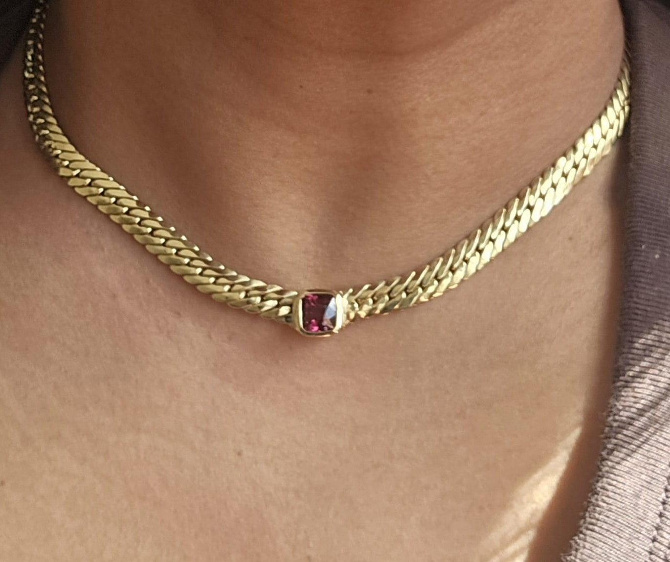 Italian 18ct Gold Tight Curb Chain with Rhodolite Garnet