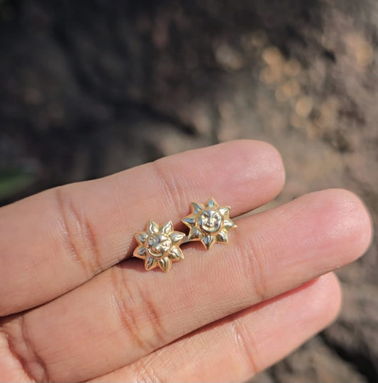 Super Cute Smiling Sun Stud Earrings in 14 Carat Solid Gold