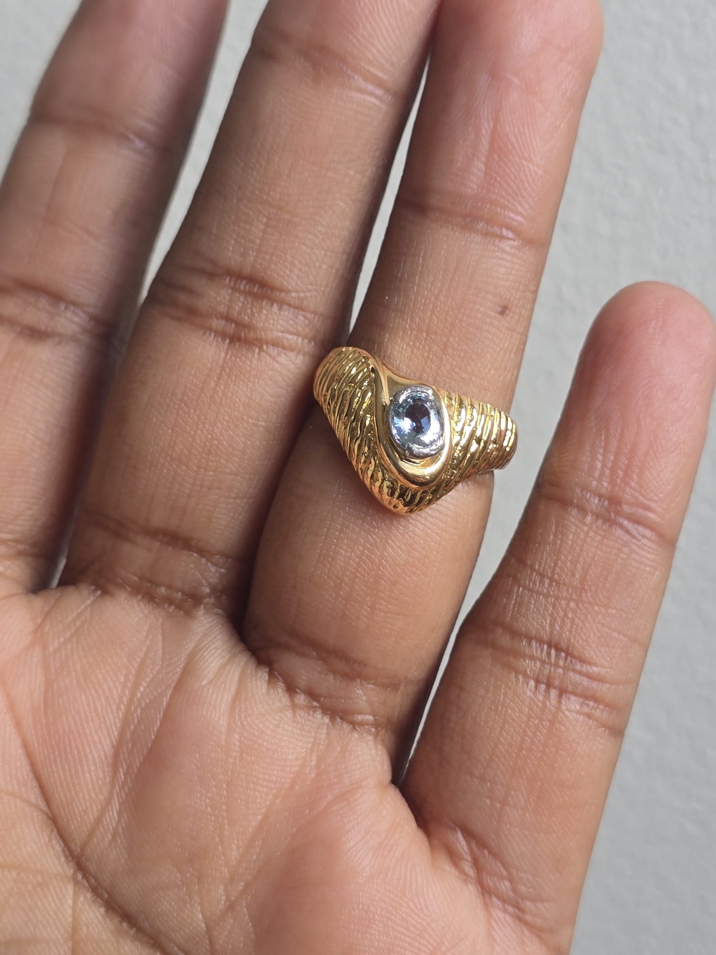 18ct Gold Vintage Aquamarine Ring
