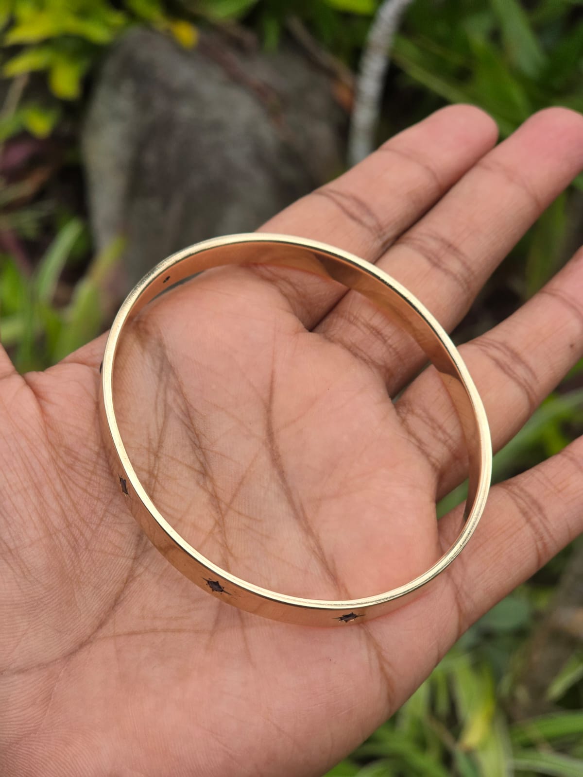 Vintage 9ct Gold Star-Set Sapphire Bangle