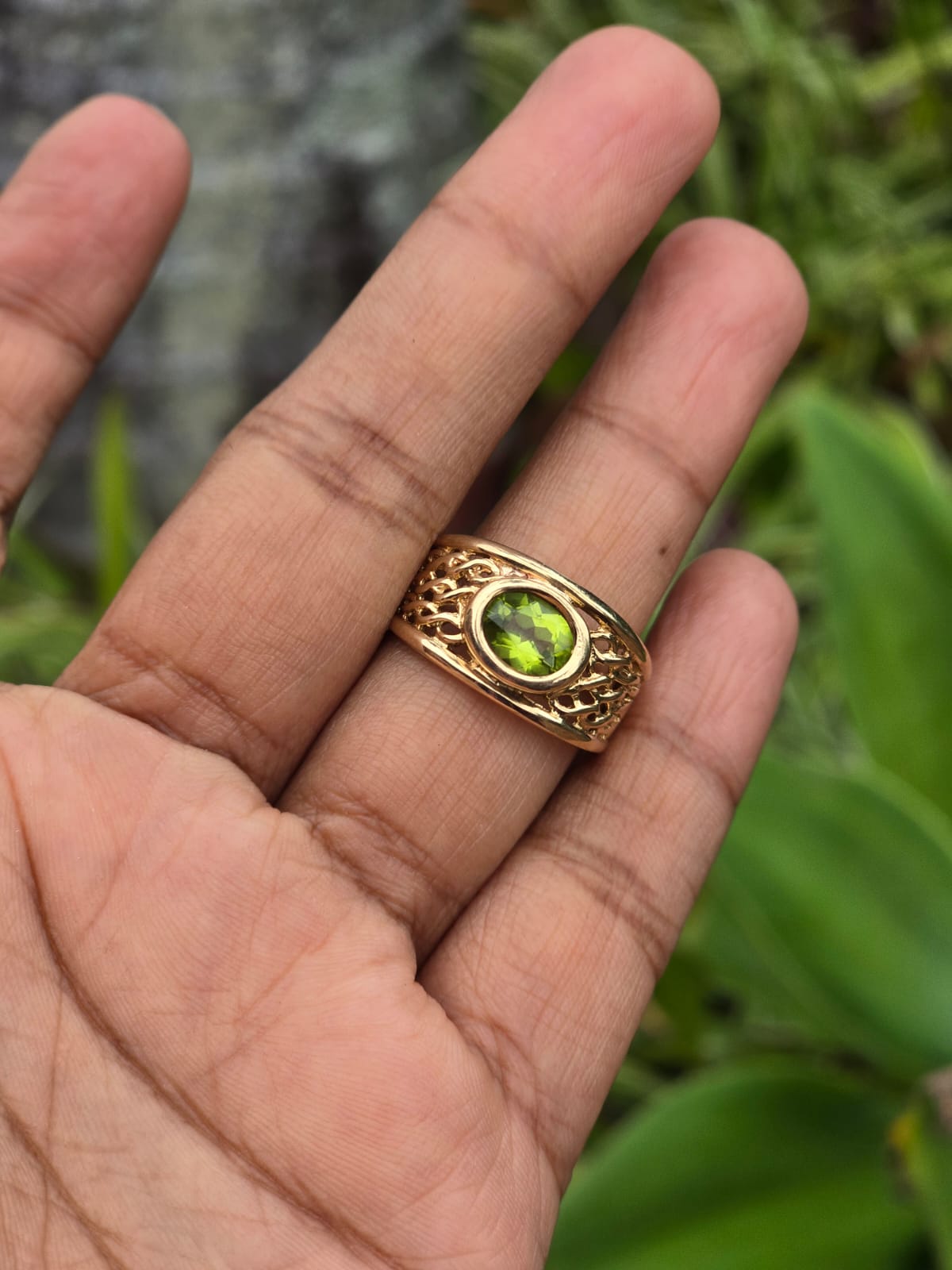 Vintage 9ct Gold Peridot Ring