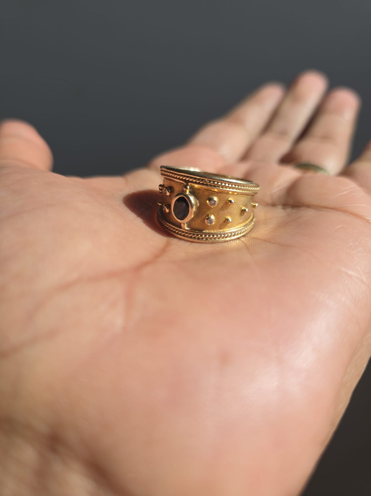Vintage 9ct Gold Sapphire Ring