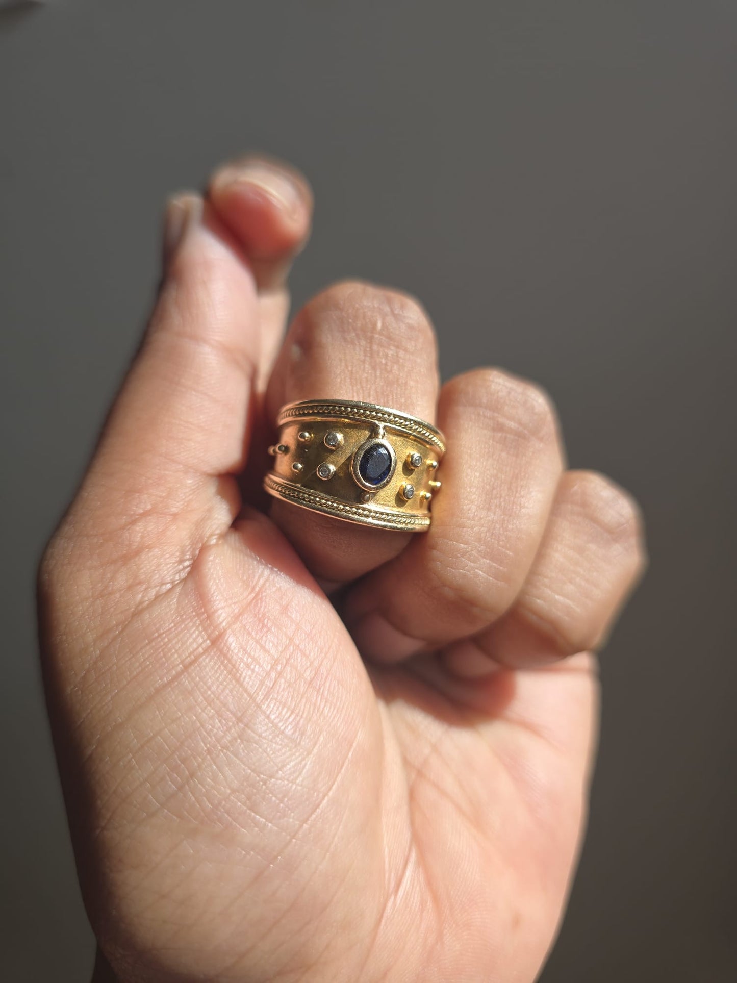 Vintage 9ct Gold Sapphire Ring