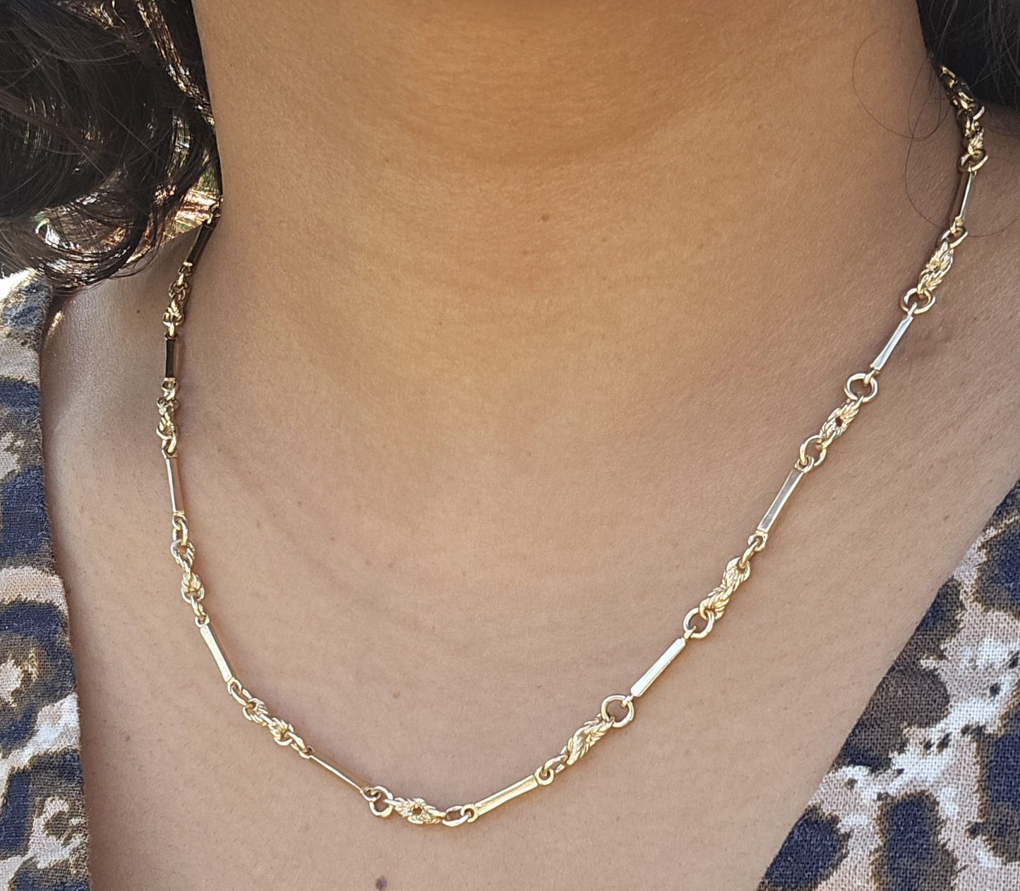 Vintage 9ct Gold Bar and Lovers Knot Necklace