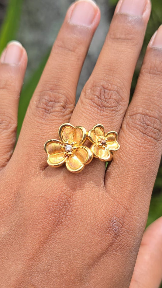 14 Carat Italian Fancy Floral Ring