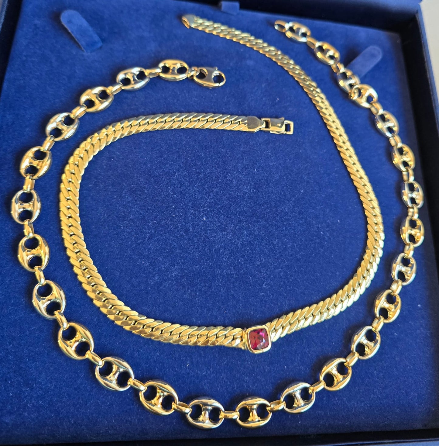 Italian 18ct Gold Tight Curb Chain with Rhodolite Garnet