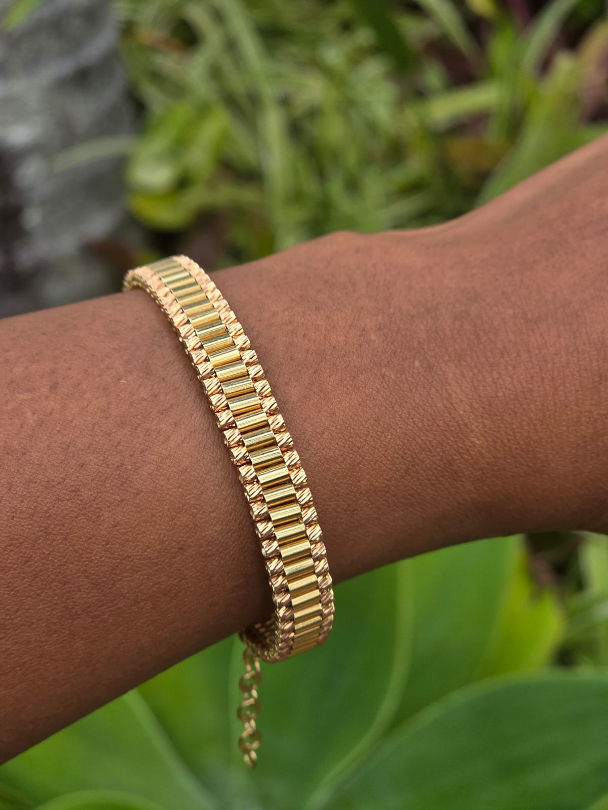 Modern 18ct Gold Flexible Bracelet