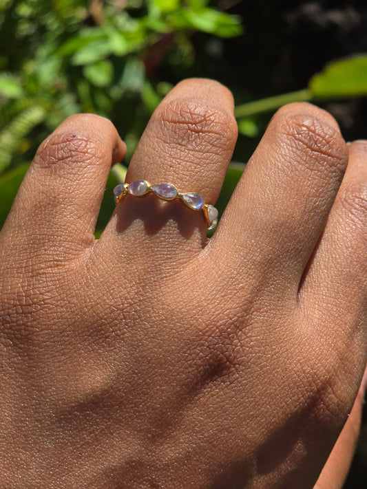 Antique Moonstone Cabochon Ring in 9k Gold