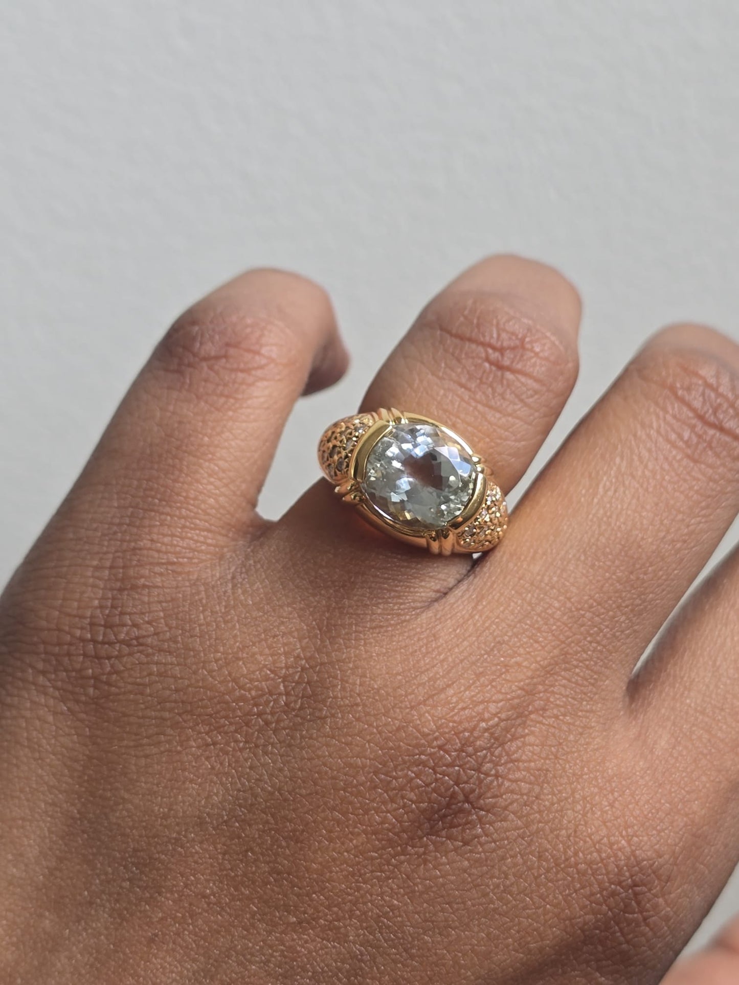 18ct Gold Vintage Aquamarine and Diamond Ring