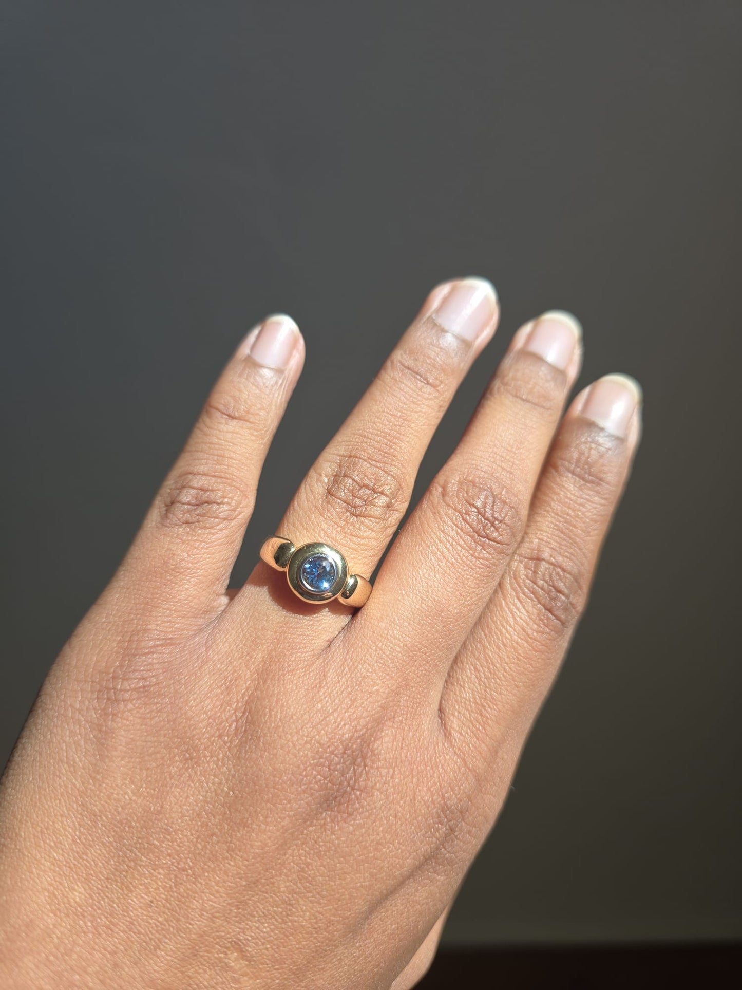 Vintage 18ct Gold Aquamarine Ring