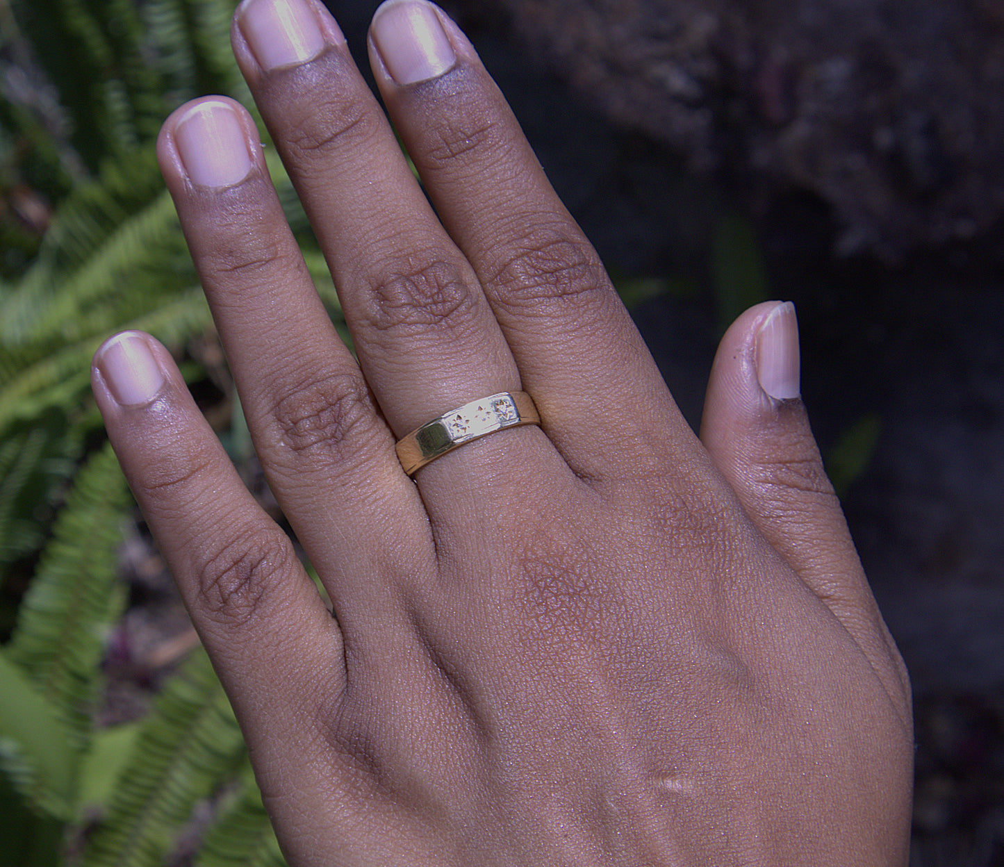 Vintage Diamond Star Set Band Ring in 18 Carat Solid Gold