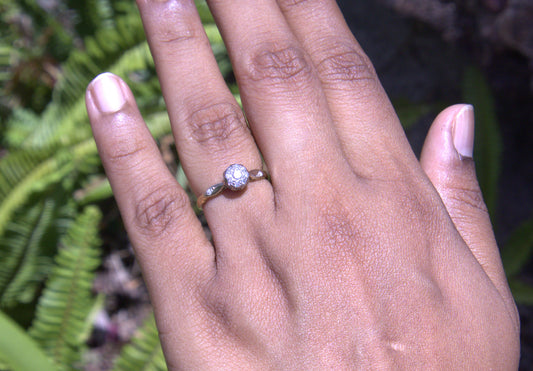 Antique Diamond Ring in 18 Carat Solid Gold