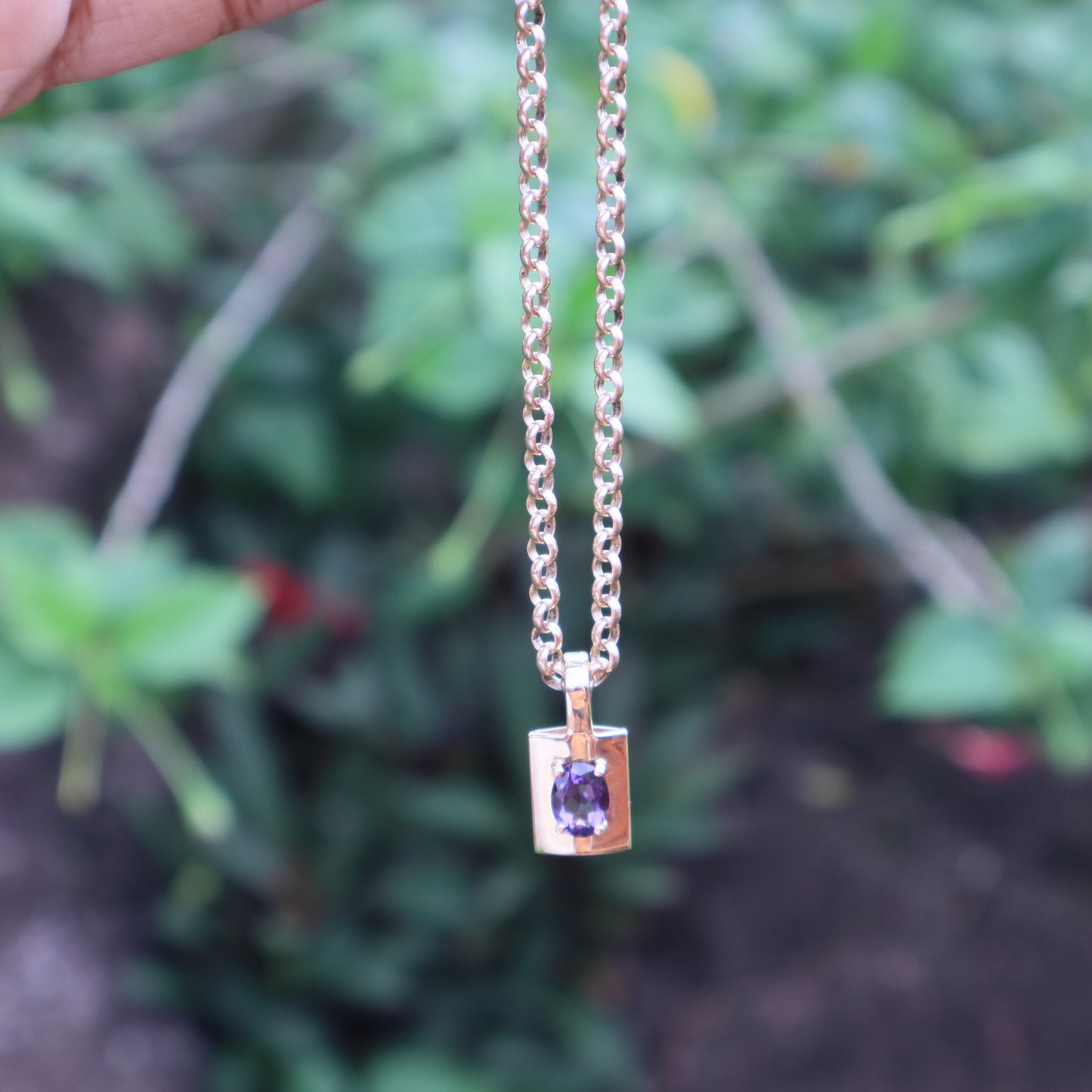Tanzanite Enhancer Pendant in 9 Carat Solid Gold
