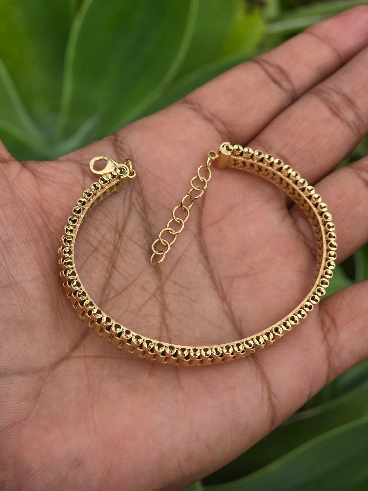 Modern 18ct Gold Flexible Bracelet