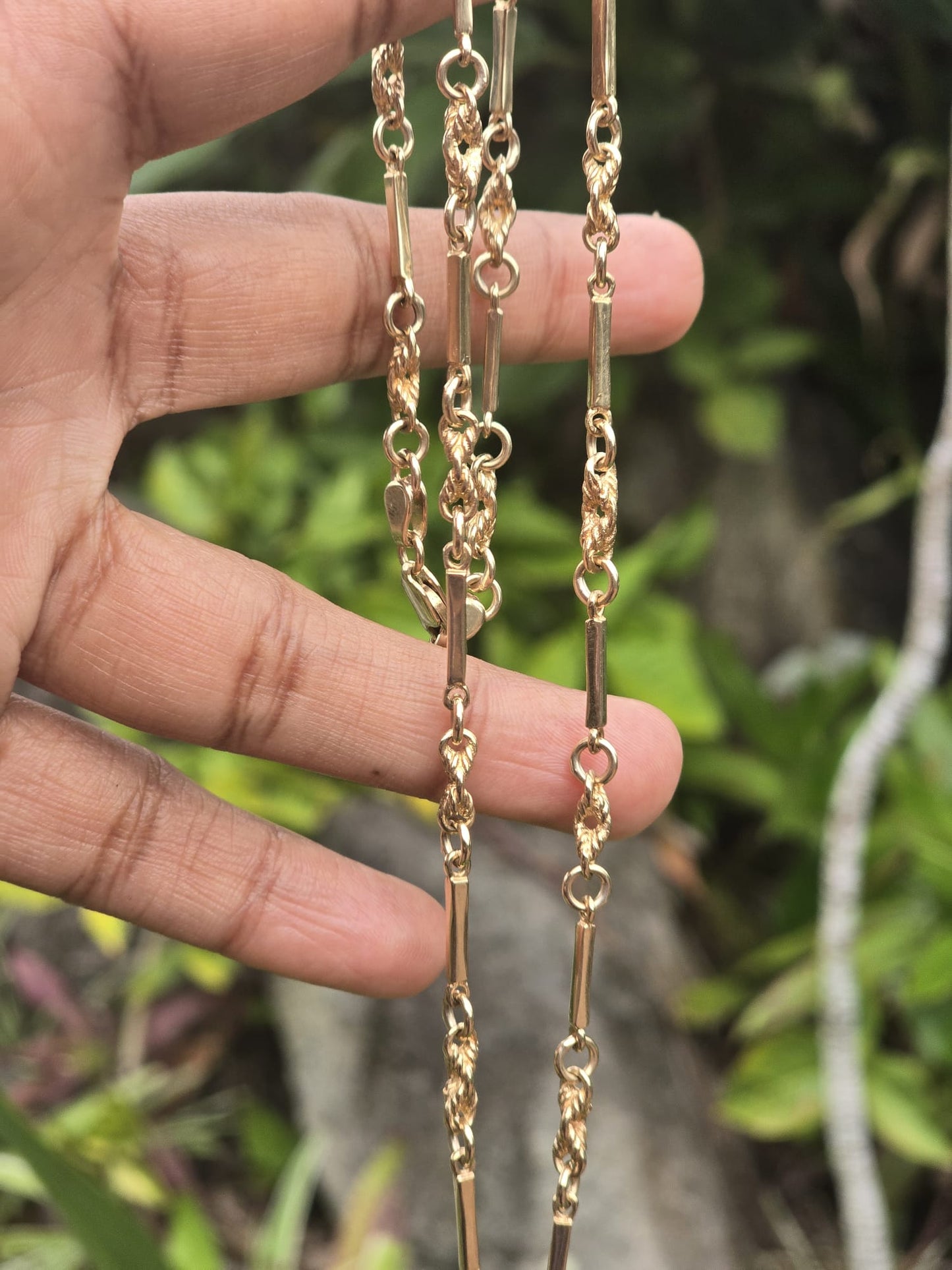 Vintage 9ct Gold Bar and Lovers Knot Necklace