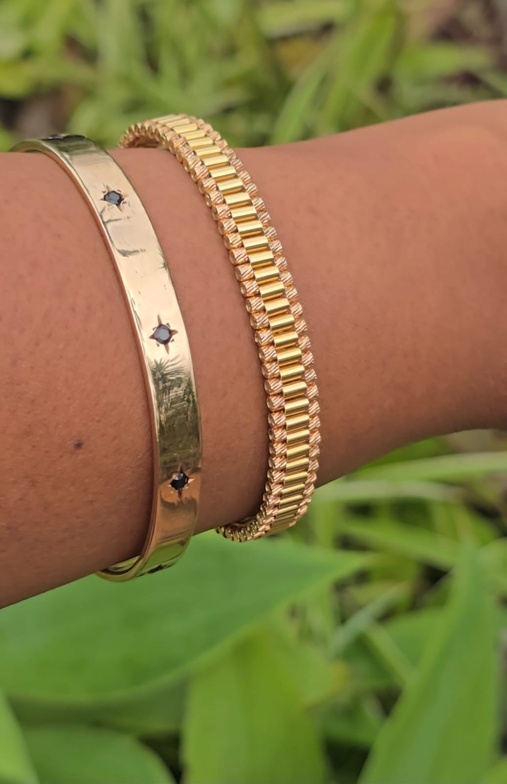 Vintage 9ct Gold Star-Set Sapphire Bangle